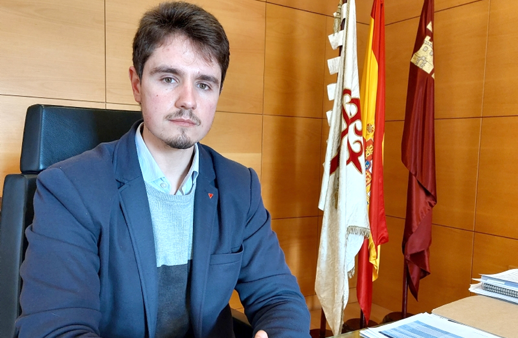 El alcalde rechaza la actitud de ADIF ante los afectados por la línea de catenaria del AVE